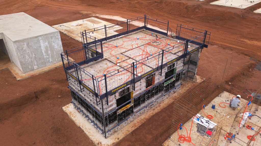 Construção de casa no bairro Dream Santo Antônio, em São Carlos - SP